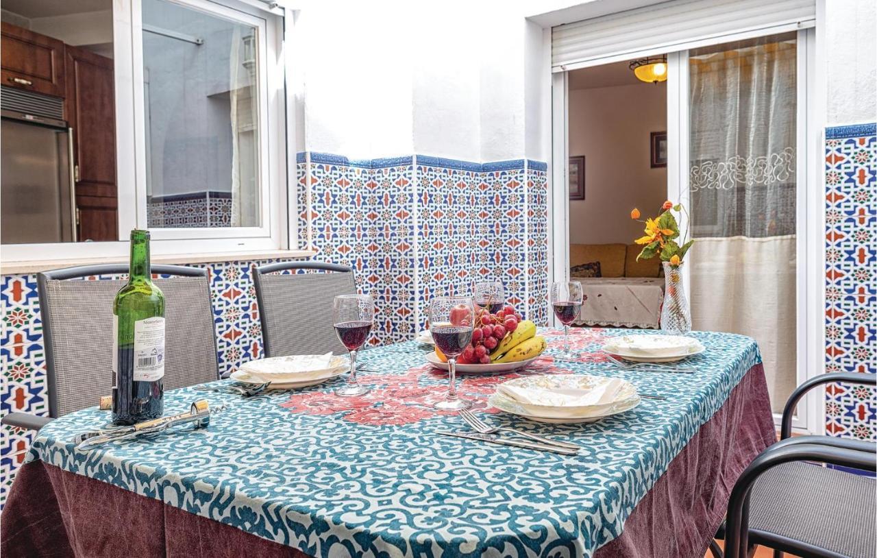 Beautiful Apartment In Cordoba With Kitchenette Exterior foto